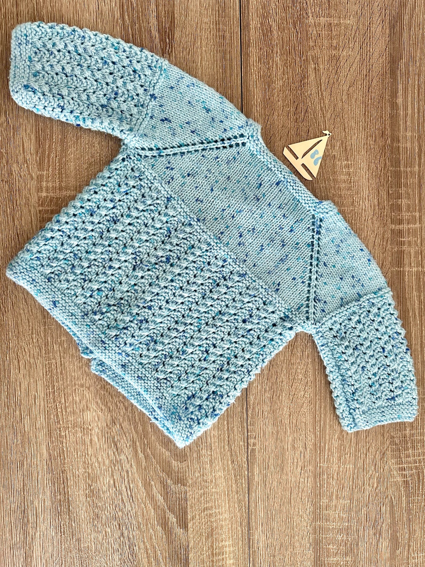 Handmade Strickjacke Wolle hellblau melliert Gr.86