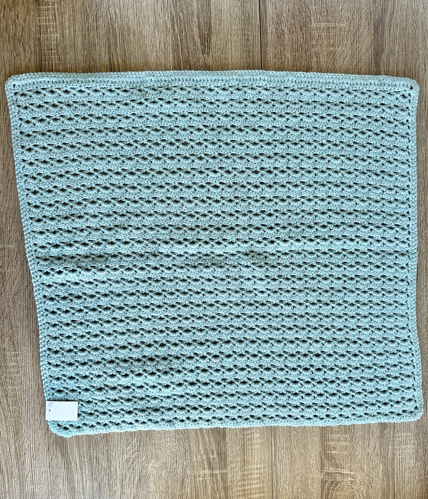 Handmade Strickdecke eisblau