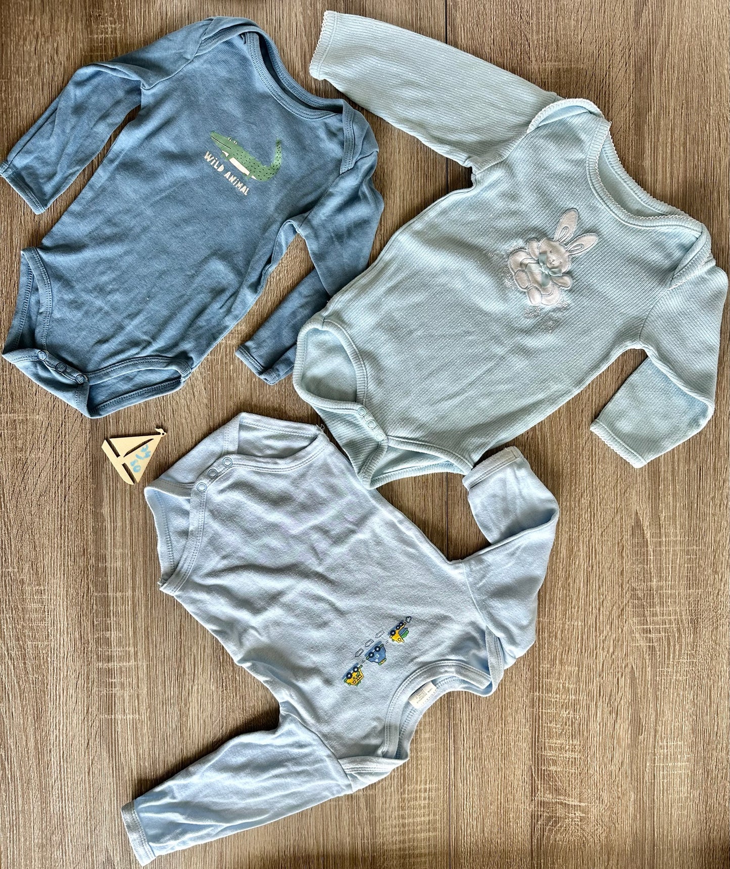 „Blautöne“ Bodies Gr.74/80
