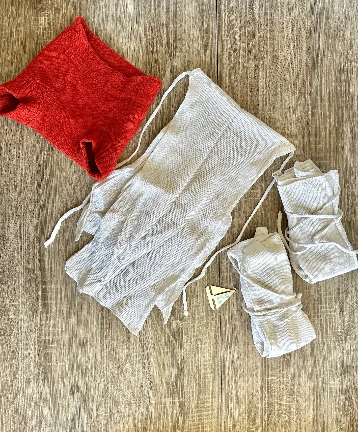 Disana Stoffwindelset rote Wollüberhose mit 3 Baumwollwindeln