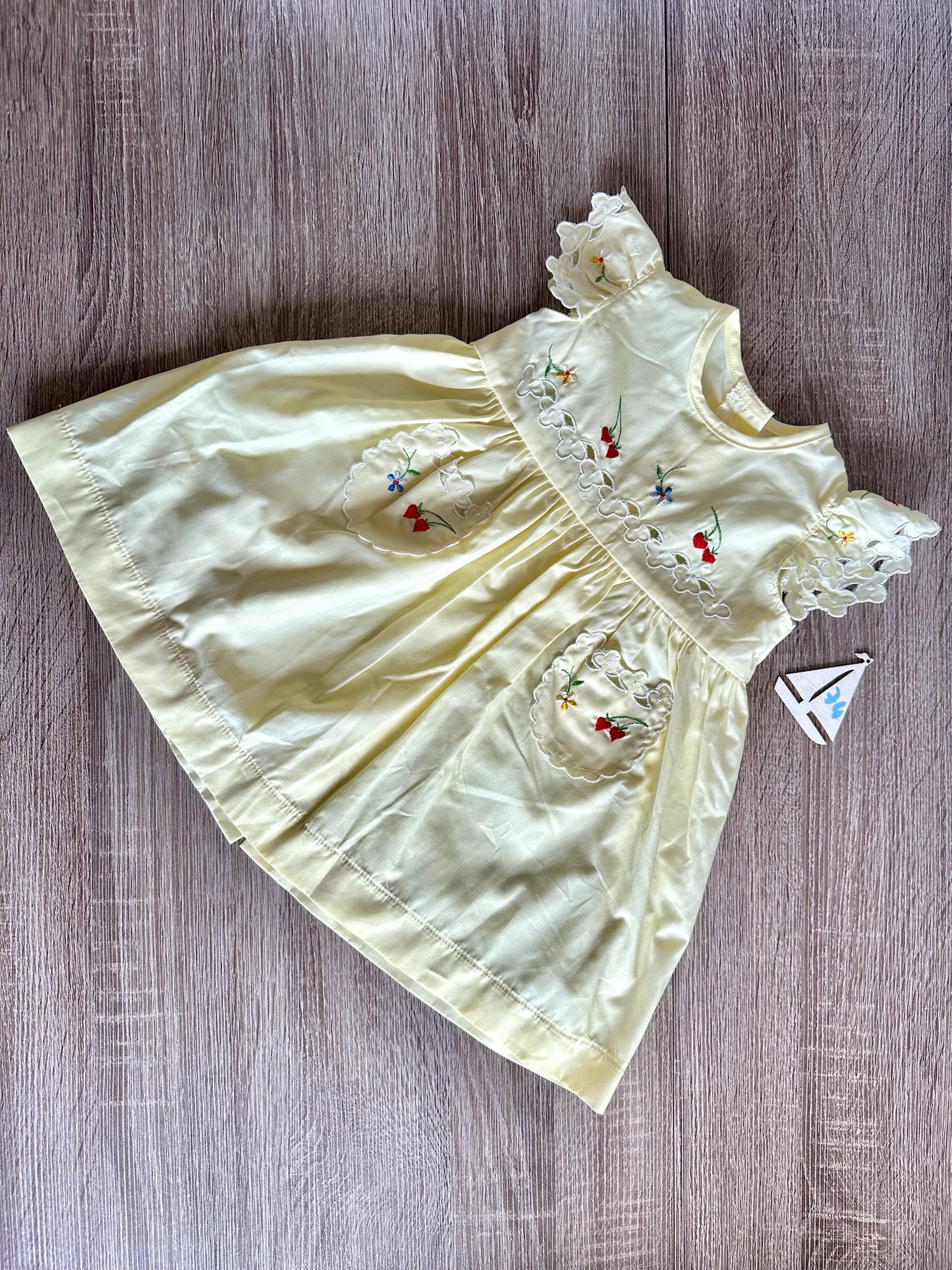 Retro Vintage Kleid kurzarm gelb mit Früchten und Rüschen Gr.74