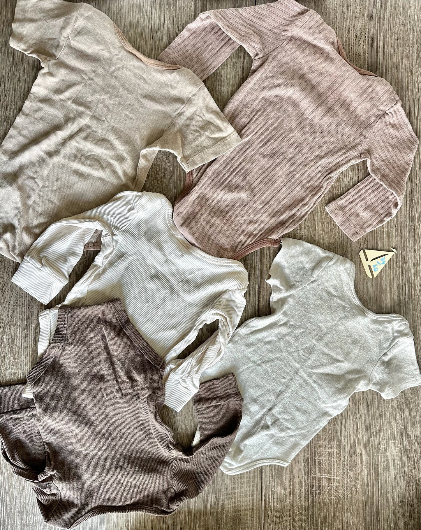 „Naturtöne“ Bodies Gr.74/80