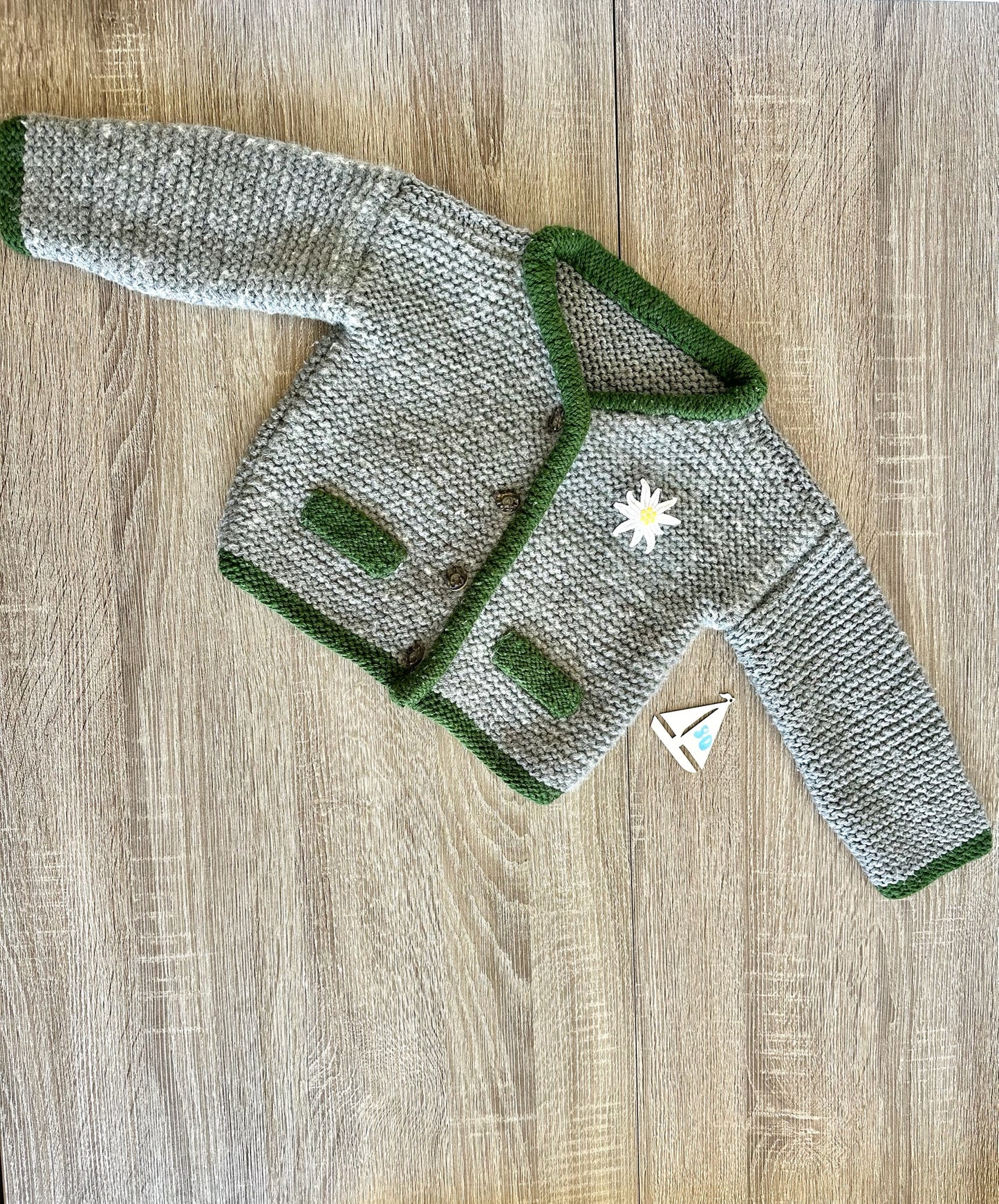 Handmade Strickjacke Trachtenjacke grau grün Gr.80