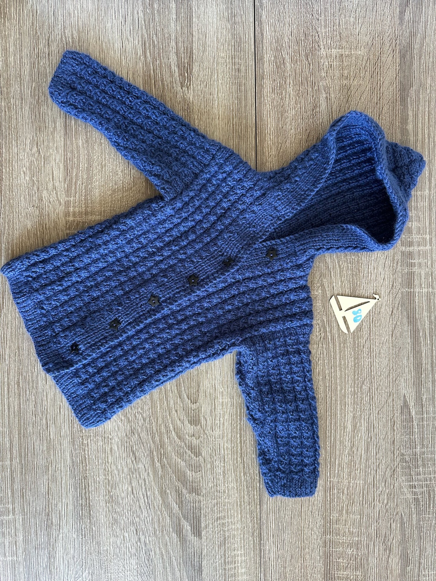 Handmade Strickjacke dunkelblau mit Sternenknöpfen Gr.80