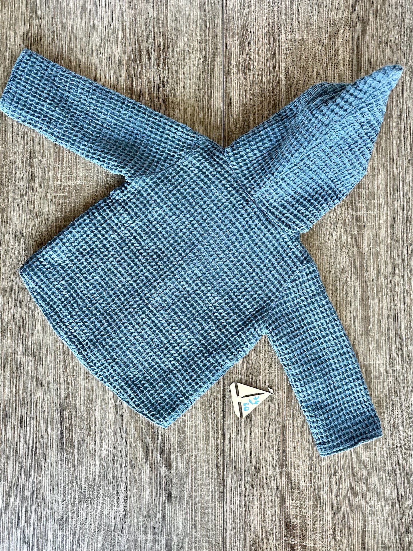 Handmade Jacke mit Waffelstruktur hellblau Gr.74/80