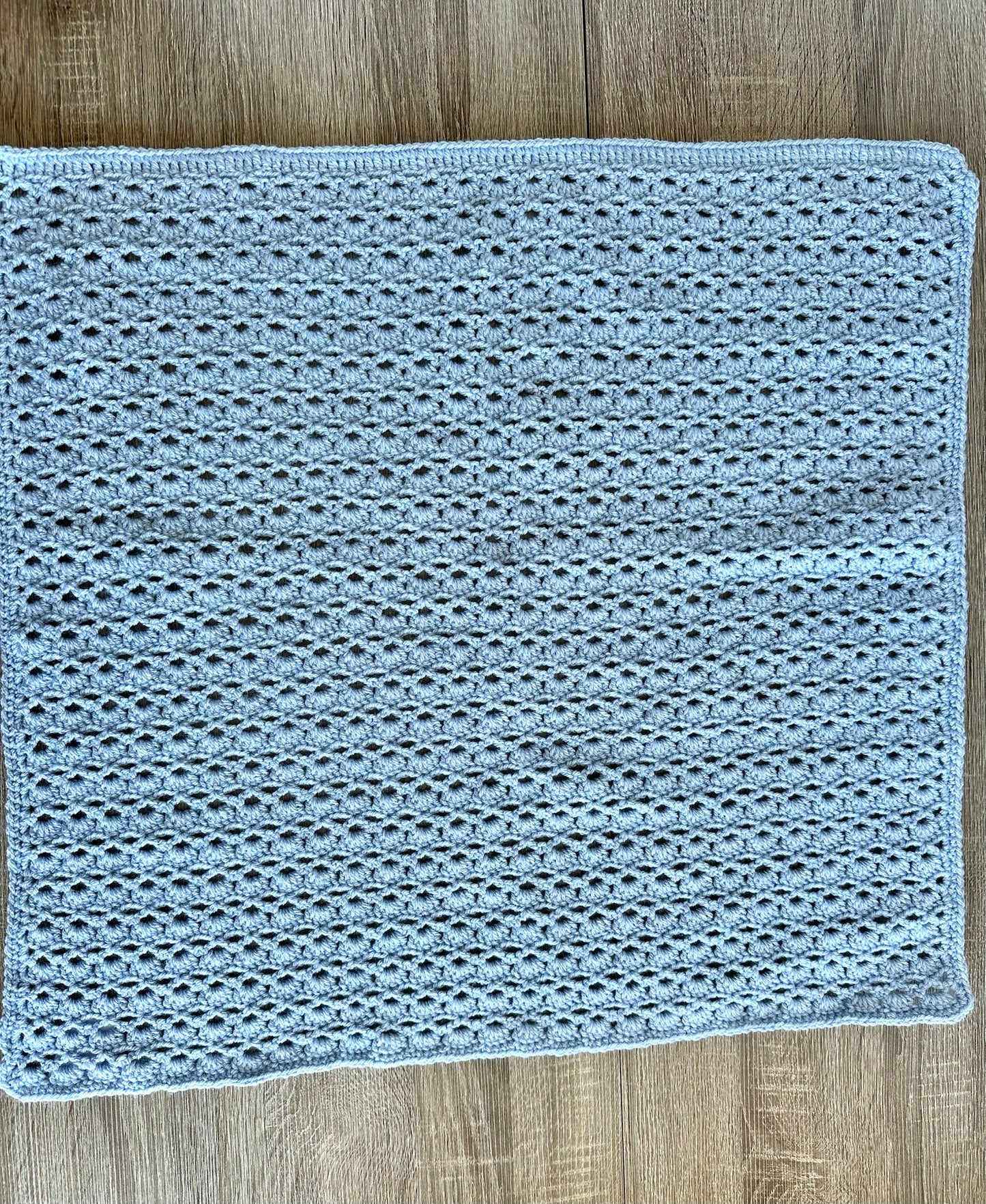 Handmade Strickdecke hellblau
